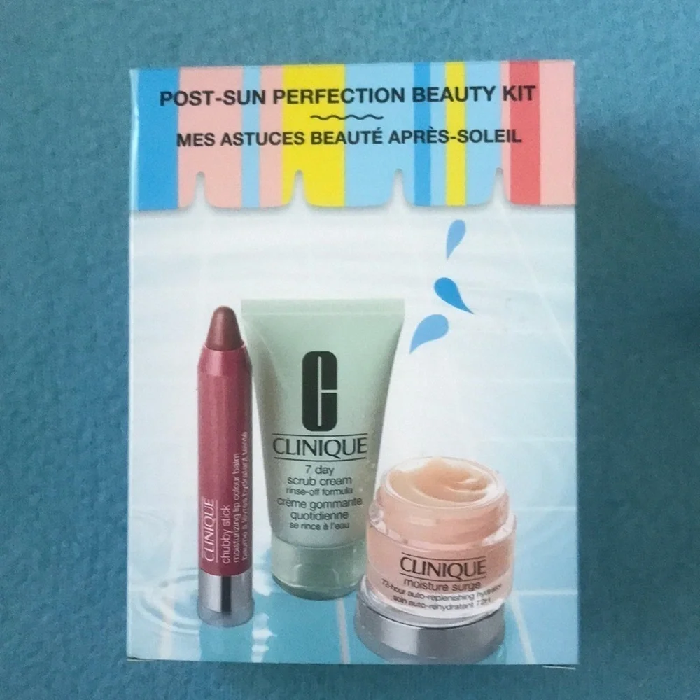 CLINIQUE NEW in box post-sun perfection beauty kit 🎉🎉Host Pick🎉🎉 X2
